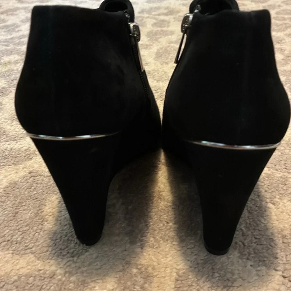 Coach Oakdale Black Suede Wedge Booties Size 9.5